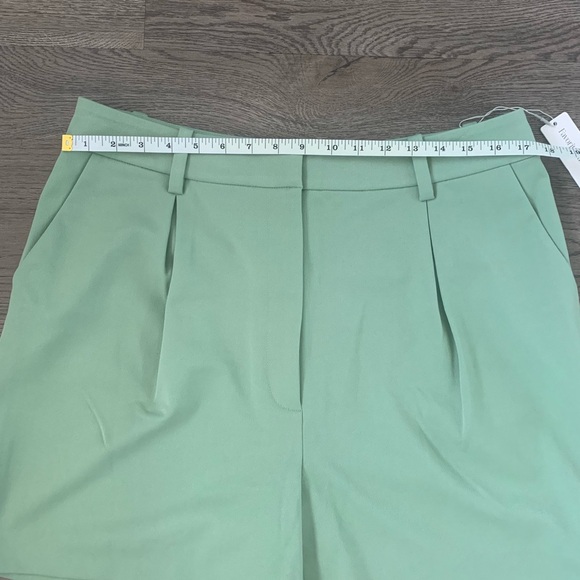 Favorite Daughter The Favorite High-Rise Wide-Leg Shorts - Size 14 - Basil - NWT - Picture 9 of 16